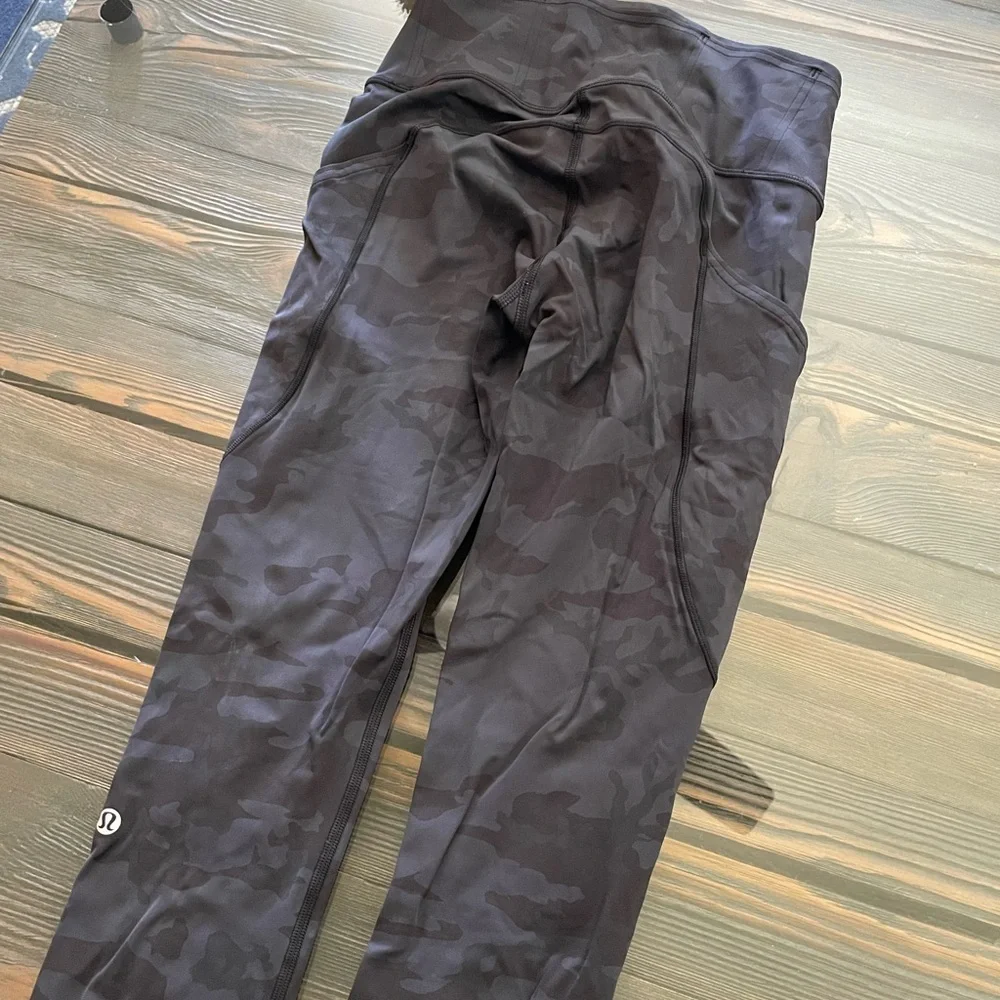 lululemon athletica Black Camouflage Capris